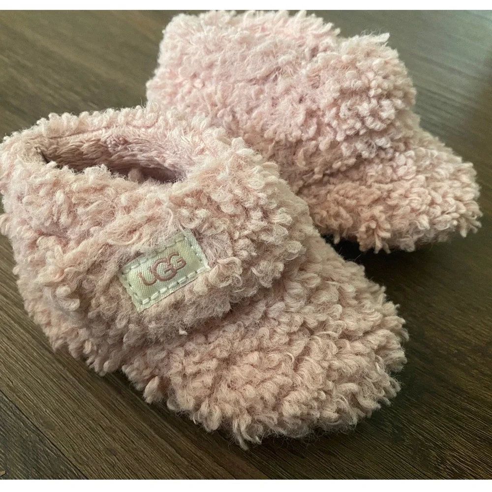 UGG Baby Size 2/3 Booties Bixbee Pink Fuzzy Warm Shoes Infant Size Good Preowned